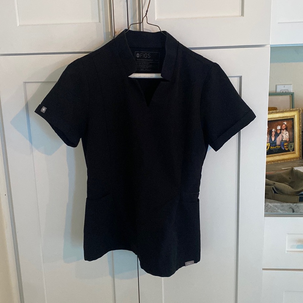 Figs Black Inala Scrub Top